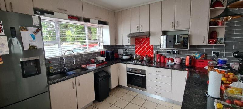 4 Bedroom Property for Sale in Bothasig Western Cape